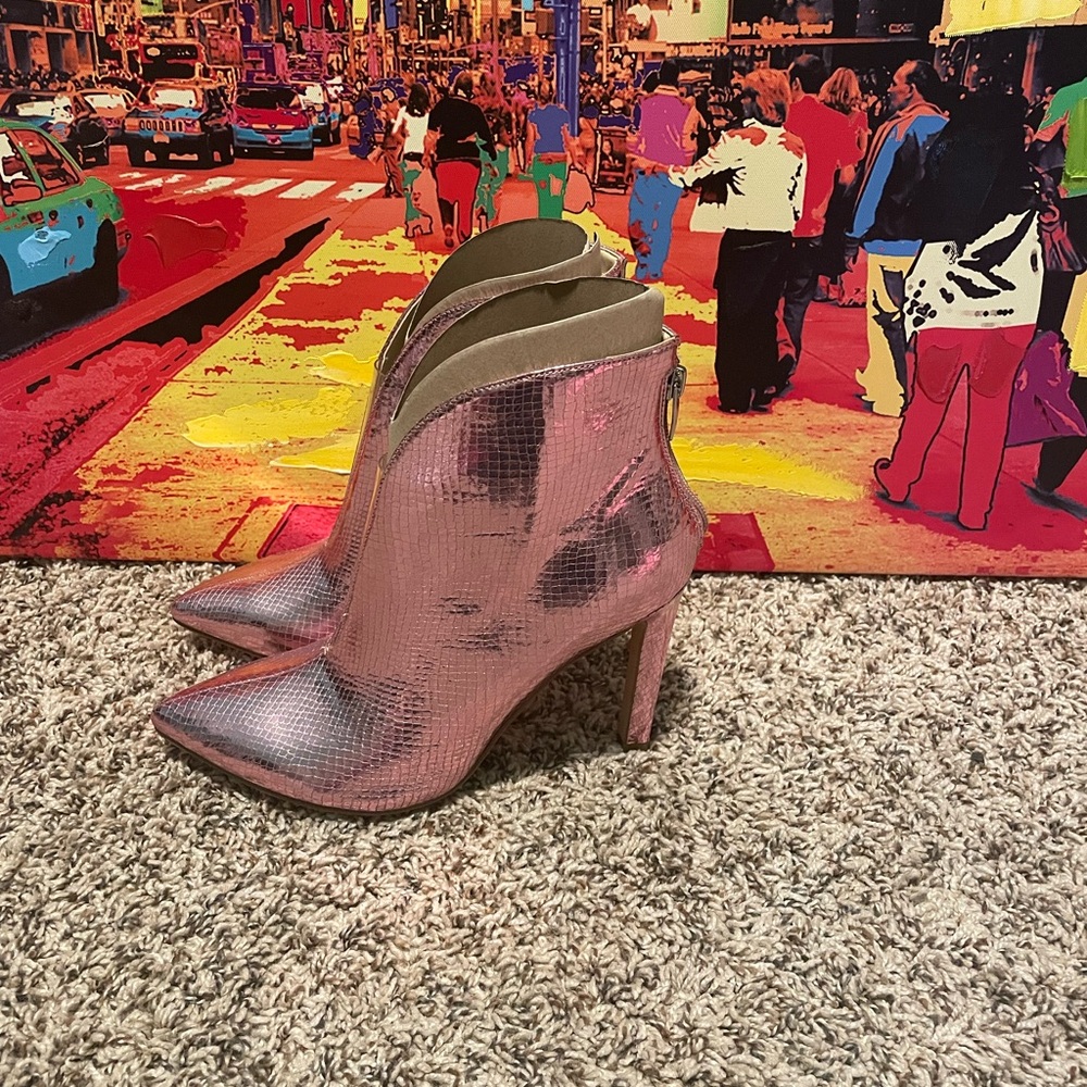 NINE WEST Metallic Pink Booties